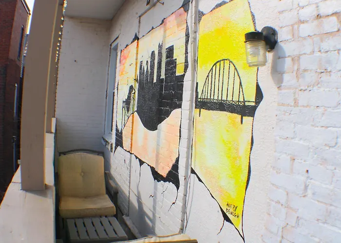 Apartment 3 Bedroom Southside Loft - Amazing Location
