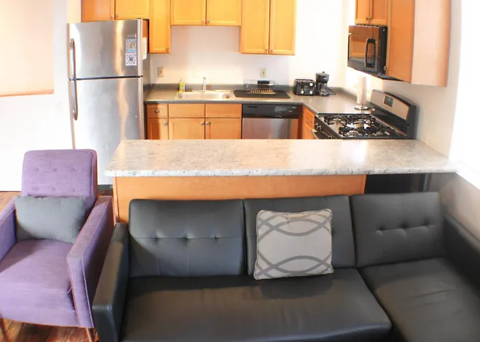 Apartment 3 Bedroom Southside Loft - Amazing Location *